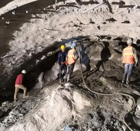 端州拱顶带模注浆料的施工流程及注意事项